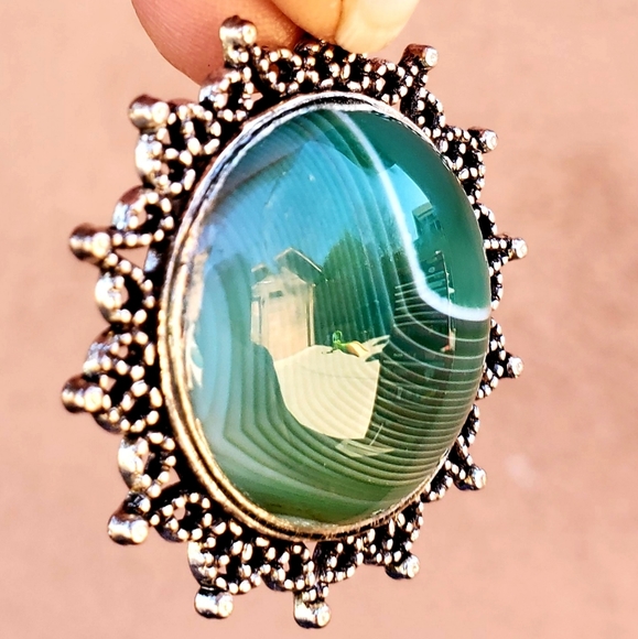 New Green Stripes Agate Metal Pendant. - Picture 7 of 12